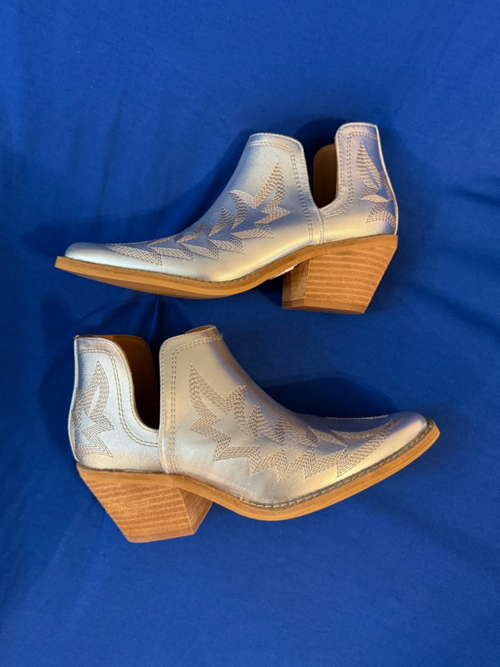 BEAST FASHION Metallic Silver Western Cutout Ankle Booties